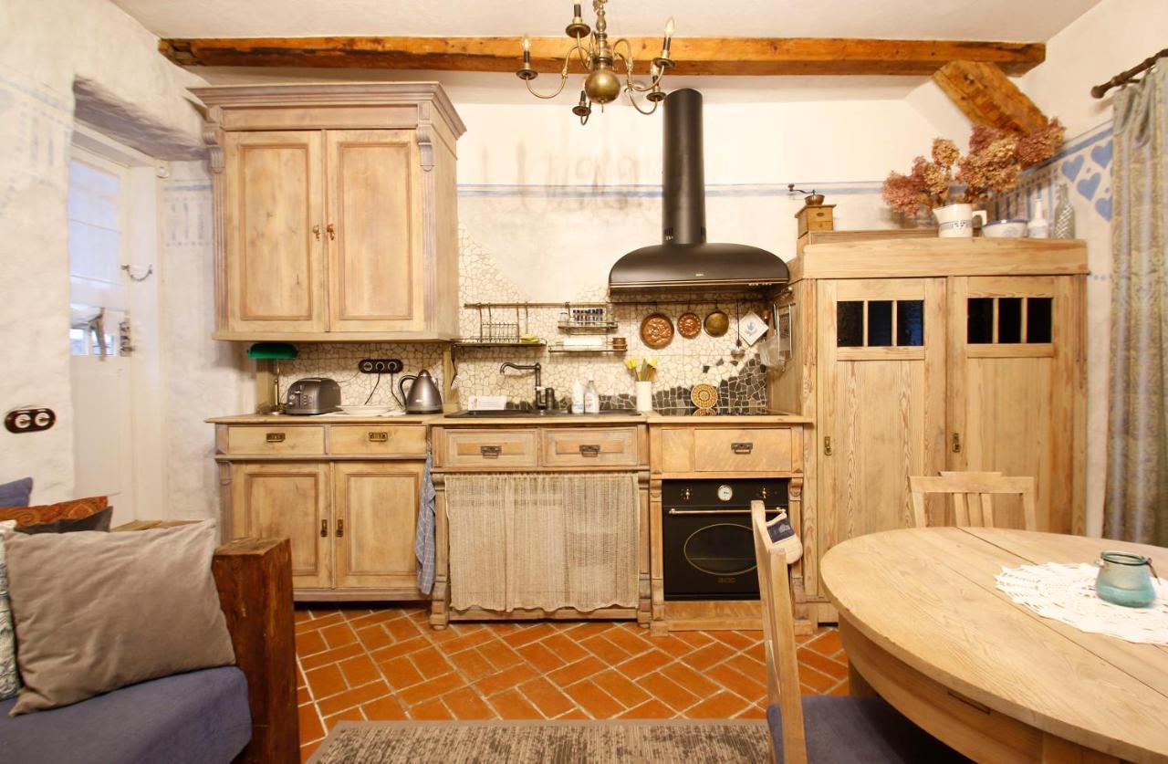 Bohemian Hideout, Old Town, Tartu Home Екстер'єр фото